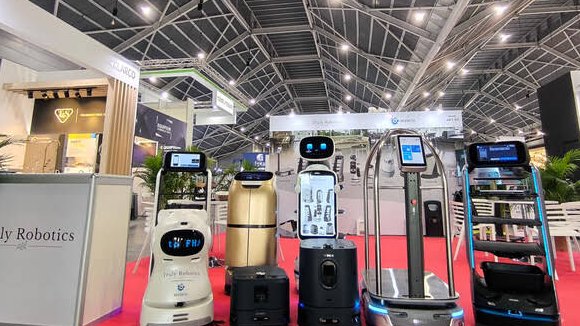 KEENON RoboticsとTruly Roboticsは、2024年のシンガポール・アジアフード＆ホテル展示会で新しいクリーン製品を展示し、スマートサービスの先駆けとなった